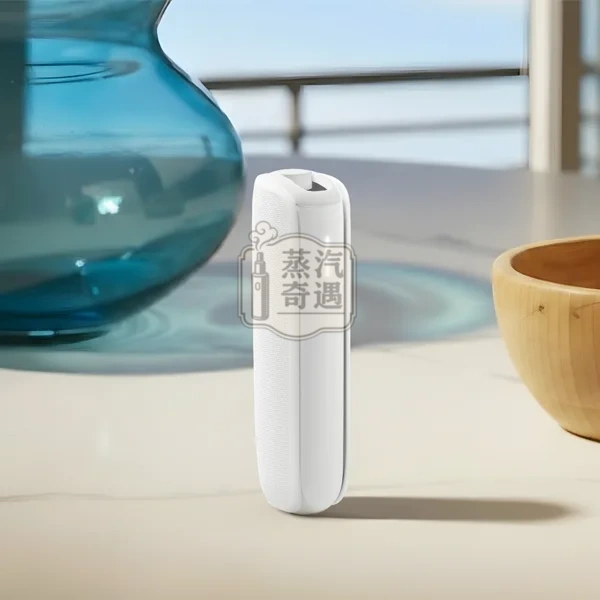 Ploom AURA 加熱菸主機極地白展示